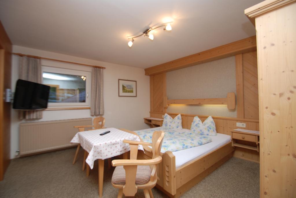 Ferienwohnung Pension Tirol Bichlbach Oda fotoğraf